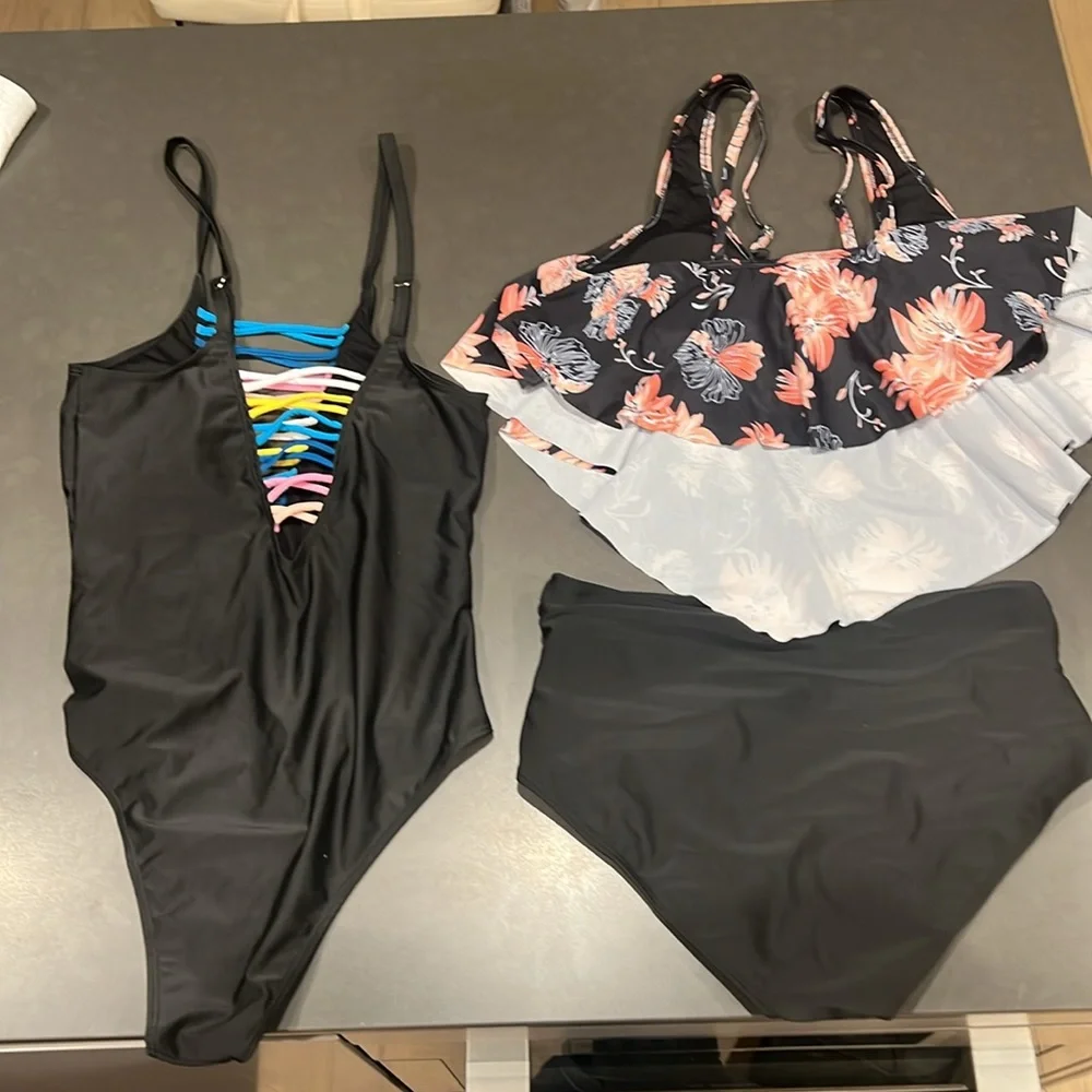 Bathing suits - Picture 2 of 3